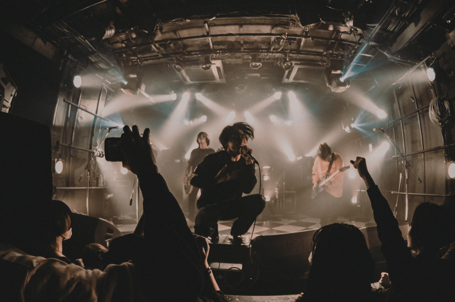 THE CARDS I PLAY (JPN)-&nbsp;Interview